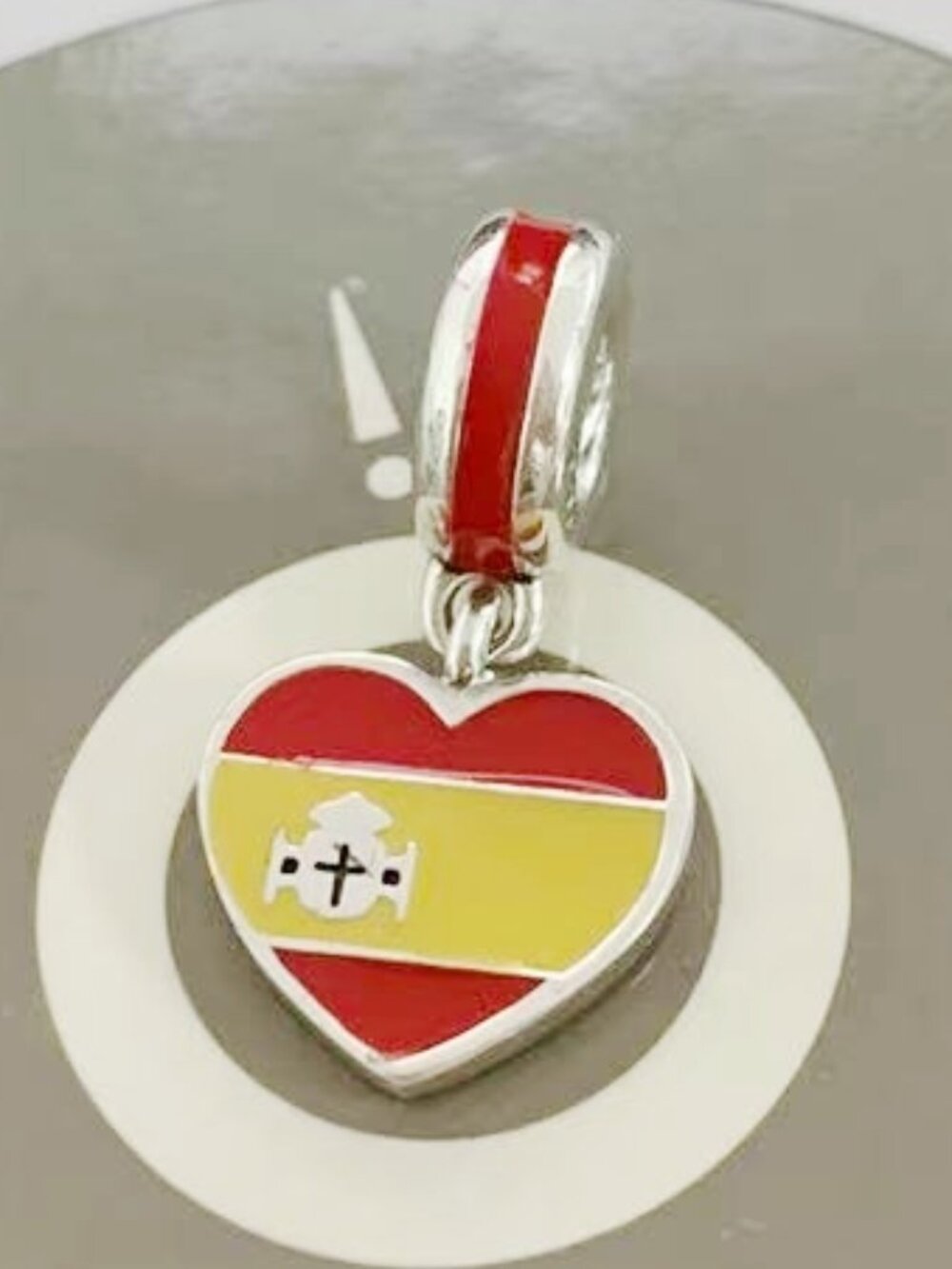 Pandora Spain flag pendant